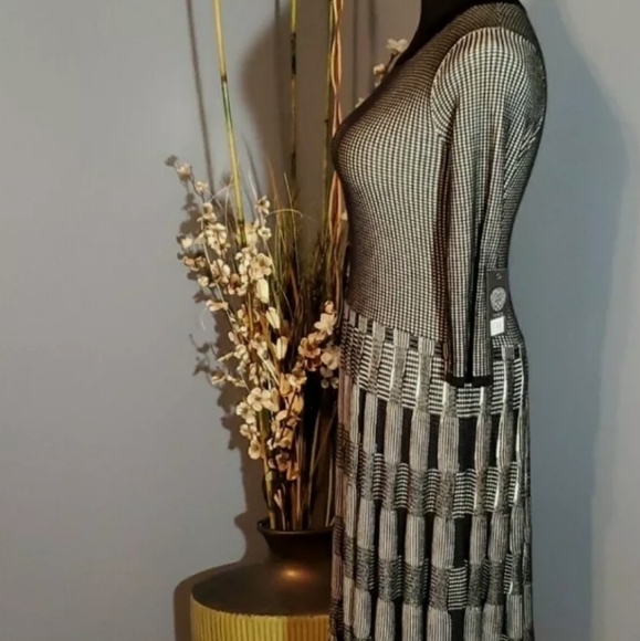 Vince Camuto Black/White plaid Sweater Dress NWT S - Picture 6 of 12